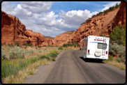 Unser Wohnmobil auf der Burr Trail Road