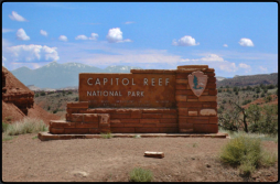 Eingangsschild zum Capitol Reef Nationalpark