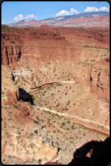 Blick vom Goosenecks Overlook auf den Sulphur Creek