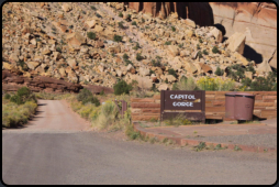 Am Capitol Gorge Trail Head