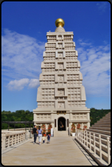 Buddha Memorial Center, Stupa auf dem Museum