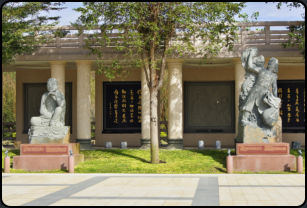 Buddha Memorial Center, Statuen, Studenten von Buddha
