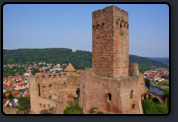 Blick vom Oberen Bollwerk zum Staufischer Bergfried