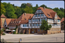 Blick auf das ehemalige Kameralamt und Gesindehaus