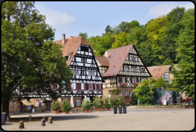 Blick auf das ehemalige Gesindehaus und Speisemeisterei