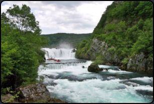 Start der Raftingtour auf der ersten Terrasse unterhalb des Wasserfalls