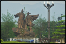 Denkmal des Prfekten Li Bing mit Sohn