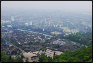 Blick von der Pagode auf Dujiangyan