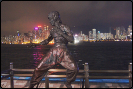 Die Statue von Bruce Lee auf der "Avenue of Stars"
