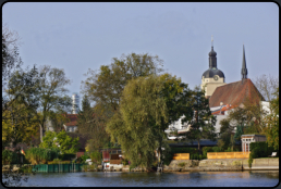 Blick auf den Dom von der Brandenburger Niederhavel