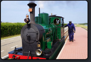 Umsetzen der Dampflokomotive im Bahnhof West Repart