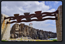 Kunstwerk "Boote auf Wellen" in der Nhe des Hafens von Cmara de Lobos