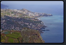 Blick vom Aussichtspunkt Cabo Girao ber Cmara de Lobos nach Funchal