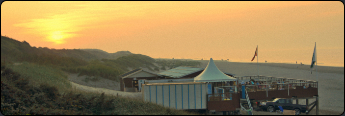 Sonnenuntergang am Strandrestaurant "Our Seaside"