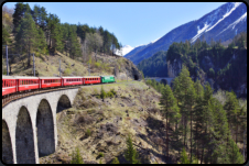 Die Albulabahn kurz vor dem Landwasser-Viadukt