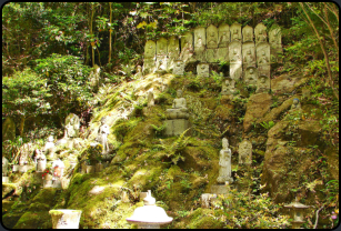 Buddha-Figuren im Mitaki Temple