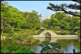 Blick auf die Brcke Kokō-kyō