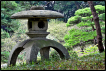 Steinlaterne im Shukkeien Garten