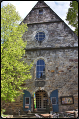 Eingangsbereich des Cafe Aegidius ind der Aegidius-Kirche