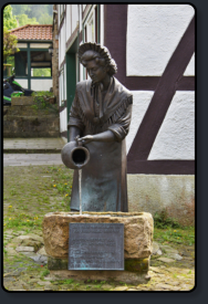 Skulptur "Die schne Schwalenbergerin"