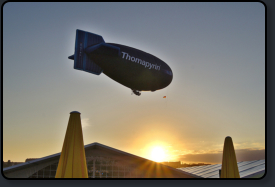 Zeppelin vor Sonnenuntergang