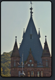 Blick vom Nordturm auf das Schloss