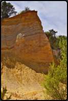 Durch Erosion freigelegte ockerfarbener Sandstein