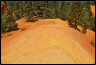 Ockerfelsen im Bereich der "Sahara"