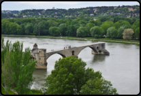 Blick vom Rocher des Doms auf die Brcke "Pont Saint-Bnzet"