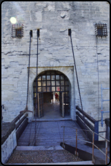 Die Zugbrcke am Stadttor