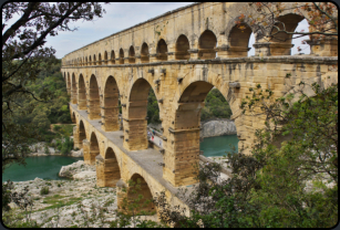 Blick auf das Viaduct "Pont-du-Gard"