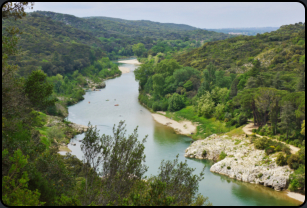 Blick vom Viaduct auf dem Flu Gard ou Gardon