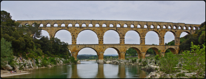 Blick auf das Viaduct "Pont-du-Gard"