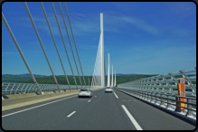 Fahrt ber das Viaduct von Millau