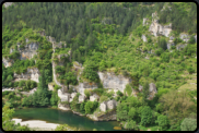 Blick auf den Ort und die Burg Castelbouc