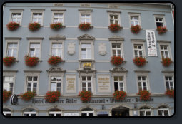 Fassade des Hotel Goldener Adler am Hauptmarkt