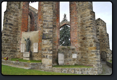 Friedhof und Ruine der Nicolaikirche