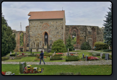 Friedhof und Ruine der Nicolaikirche