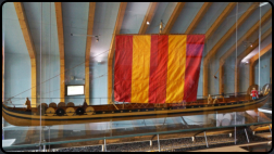 Modell eines Wikingerbootes im Wikinger-Museum Haithabu