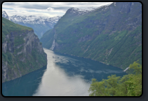 Blick vom rnevegen-Aussichtspunkt auf den Geirangerfjord