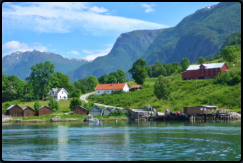 Der Fhranleger Urnes am Lusterfjord