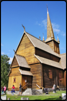 Auenansicht der Stabkirche in Lom