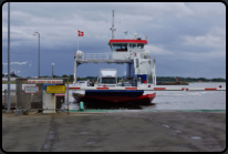 Die ankommende Fhre im Hafen von Fur