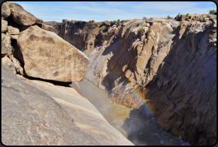 Regenbogen am Wasserfall